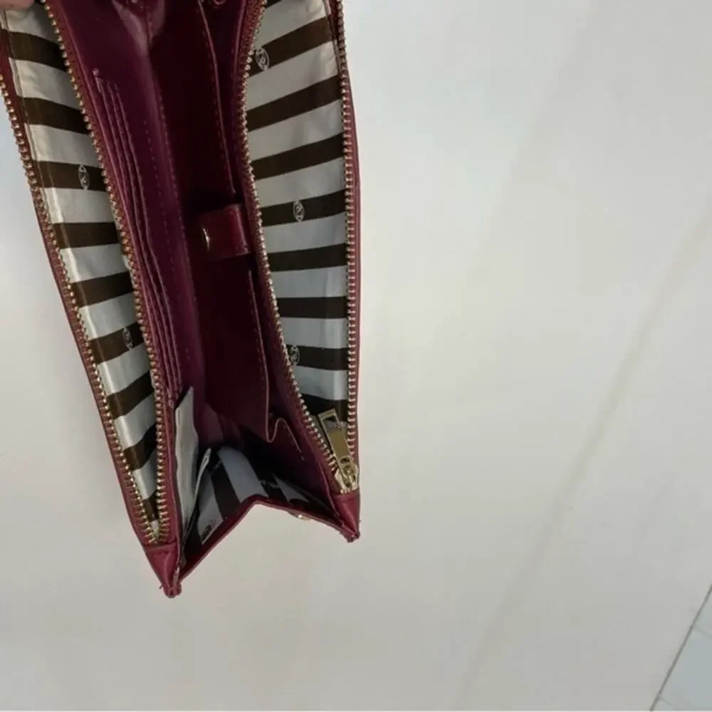 LA DIVA Zip Wallet Vegan Leather 90s burgundy red maroon vintage